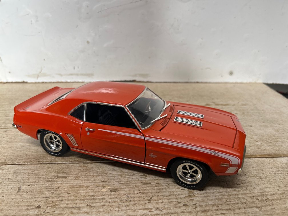 1969 Chevrolet Camaro 1/18 Die-Cast Car