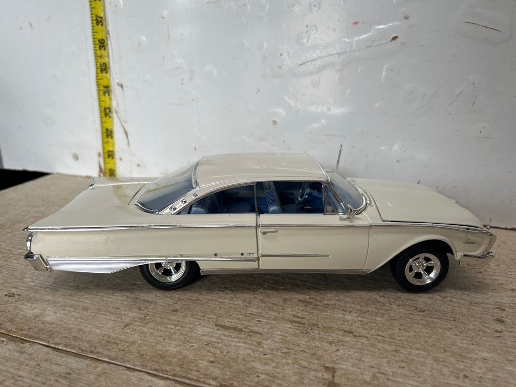 1960 Ford Starliner Die-Cast