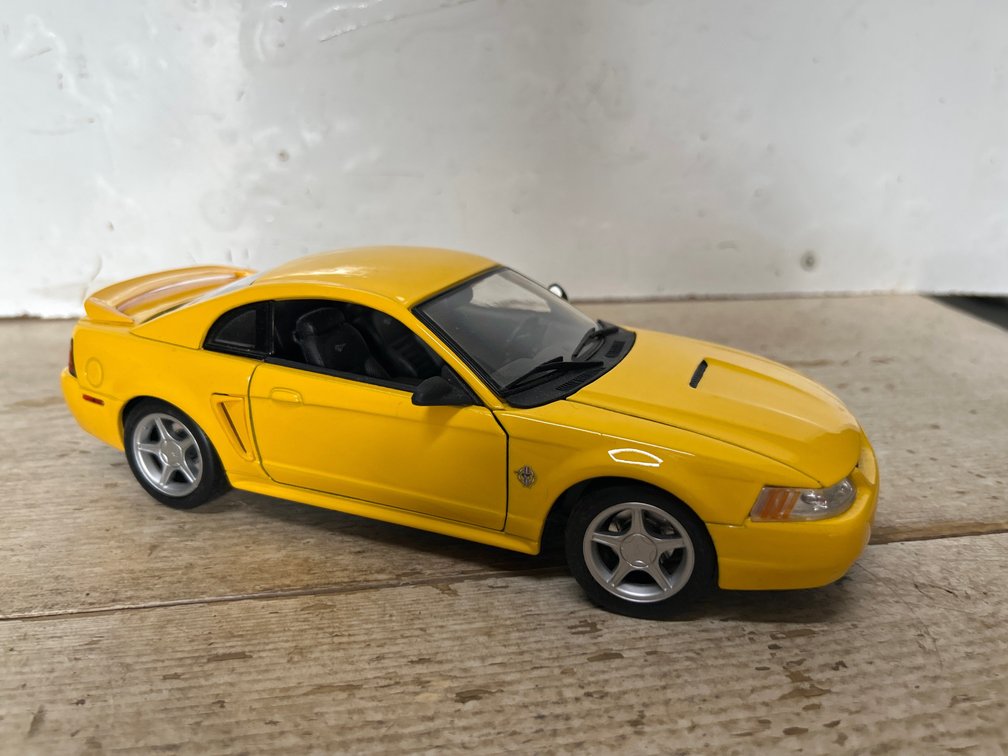 1999 Mustang GT 1/18 Die-Cast Car