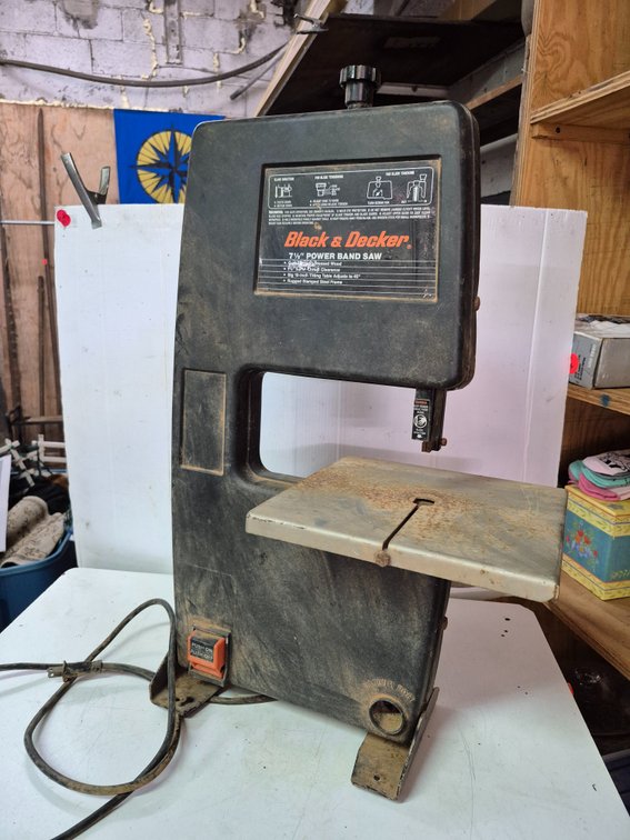 Black & Decker 7½" Power band saw