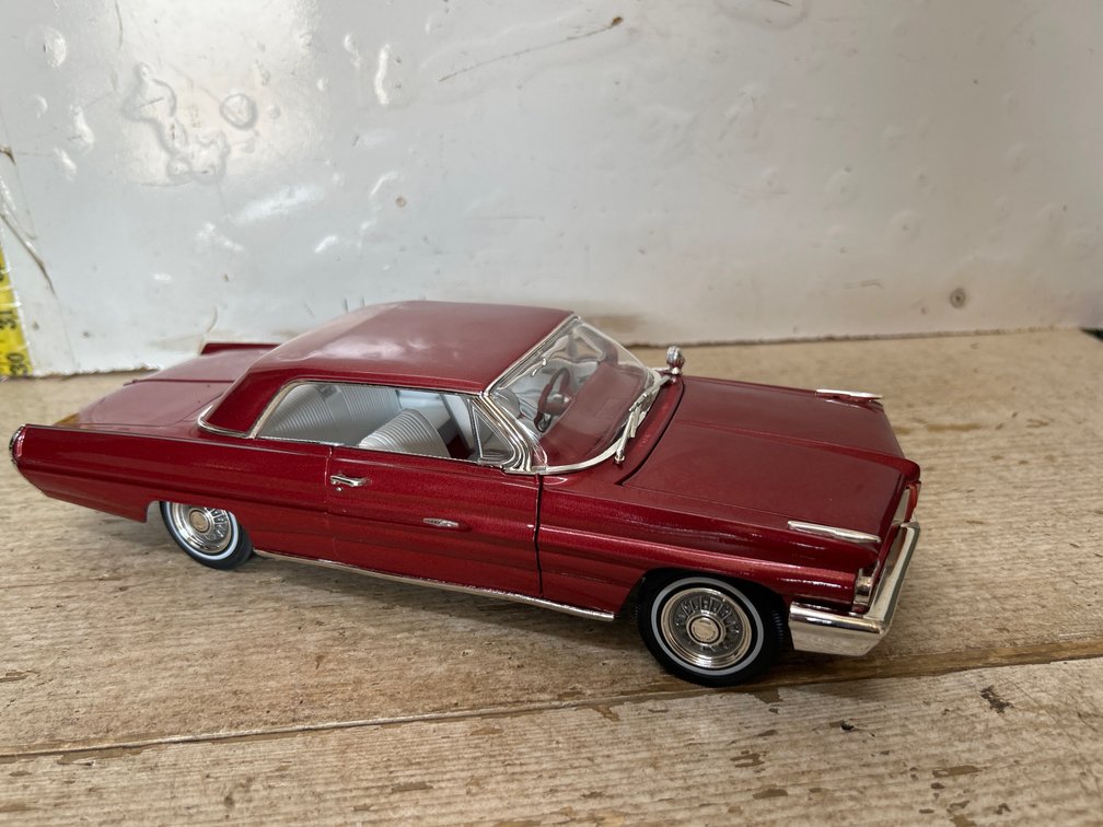 1962 Pontiac Grand Prix Die-Cast