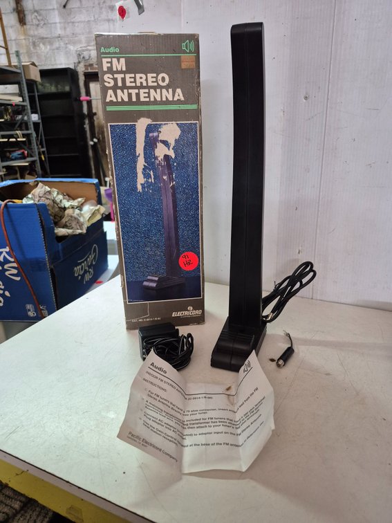 Vtg powered indoor FM stereo antenna