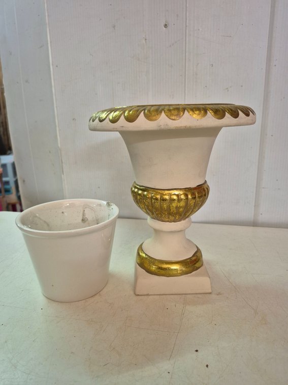Porcelain vase and ceramic planter