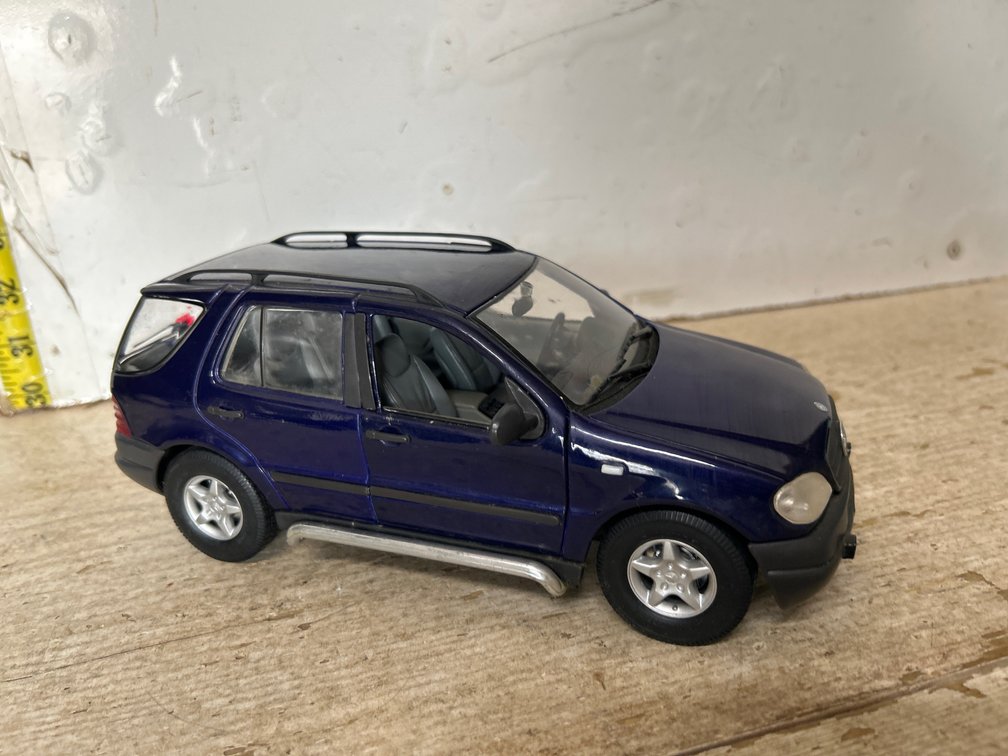 Mercedes-Benz ML 320 1/18 Die-Cast
