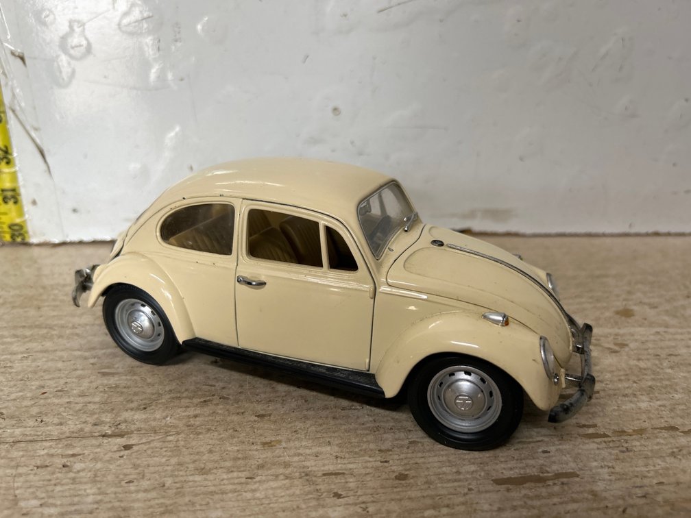1987 Volkswagon Beetle Die-Cast