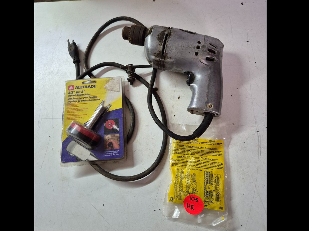Vtg Black & Decker ⅜" electric drill, lighted socket driver, hardware