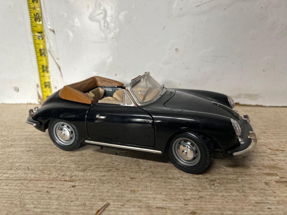 1961 Porsche 356 B 1/18 Die-Cast