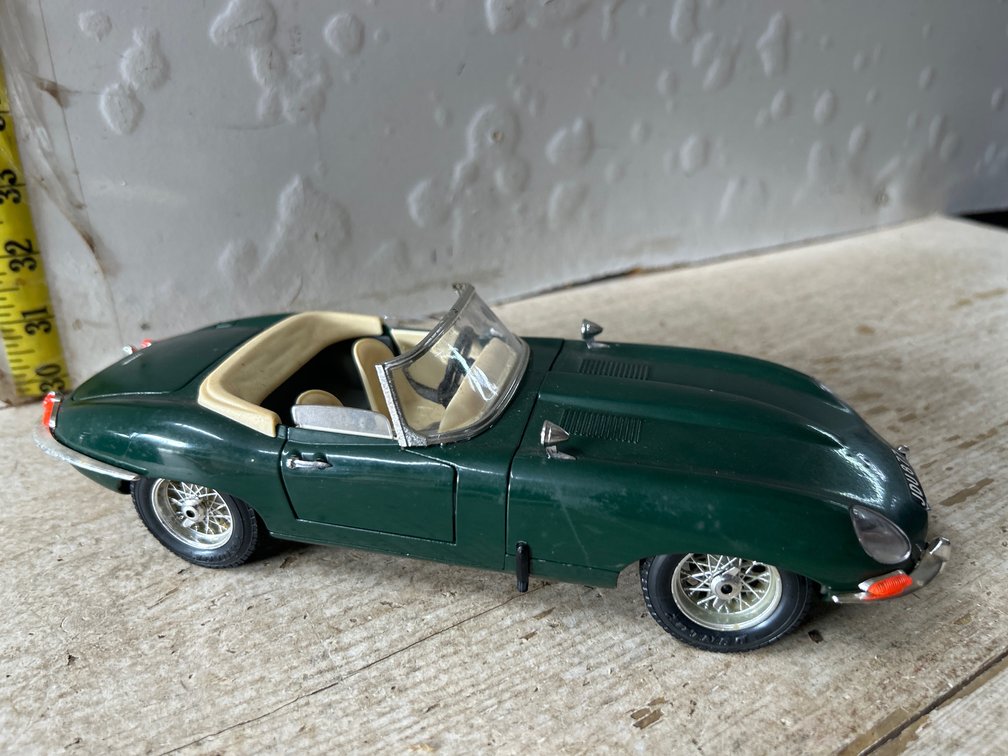 1961 Jaguar “E” 1/18 die-cast