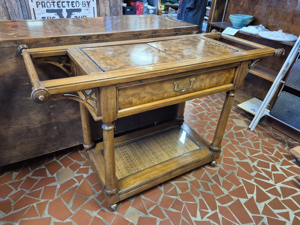 Vtg rolling bar cart/ buffet