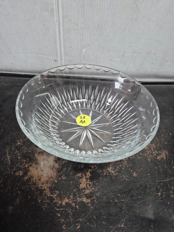 Cut glass bowl