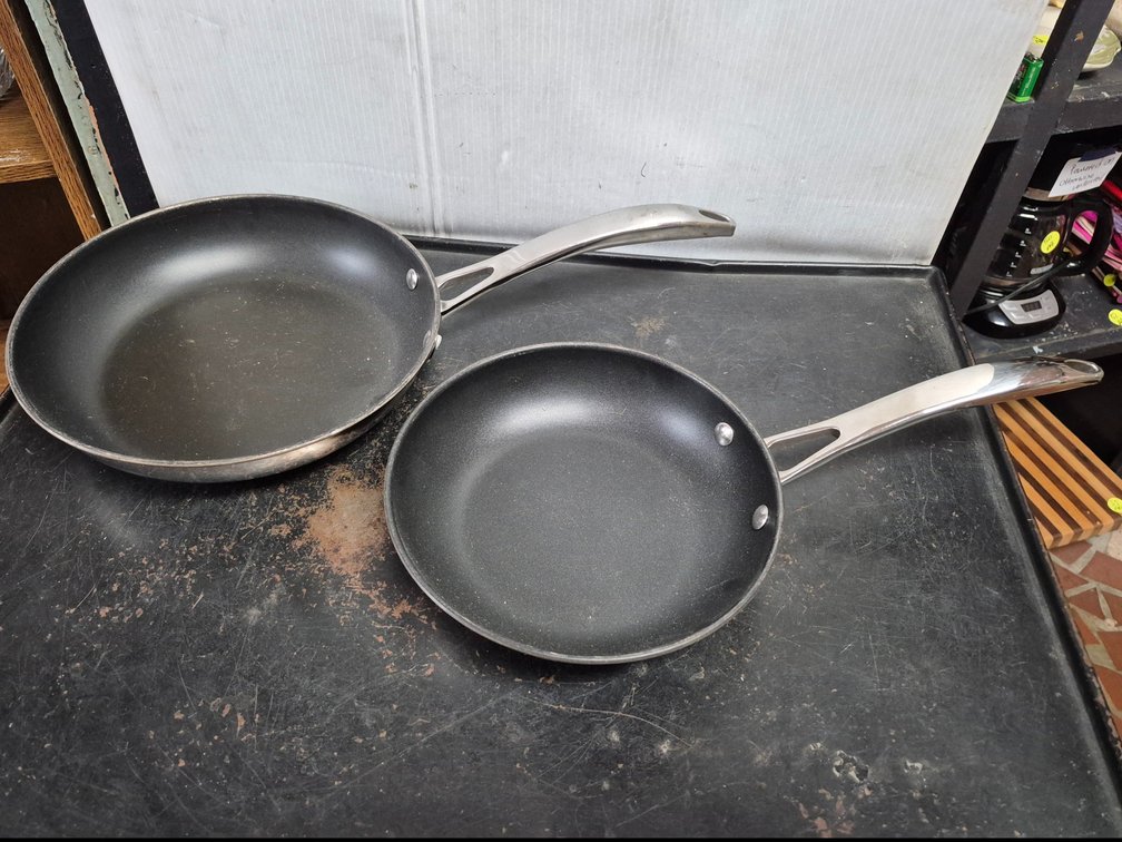(2) Biltmore non-stick frying pans
