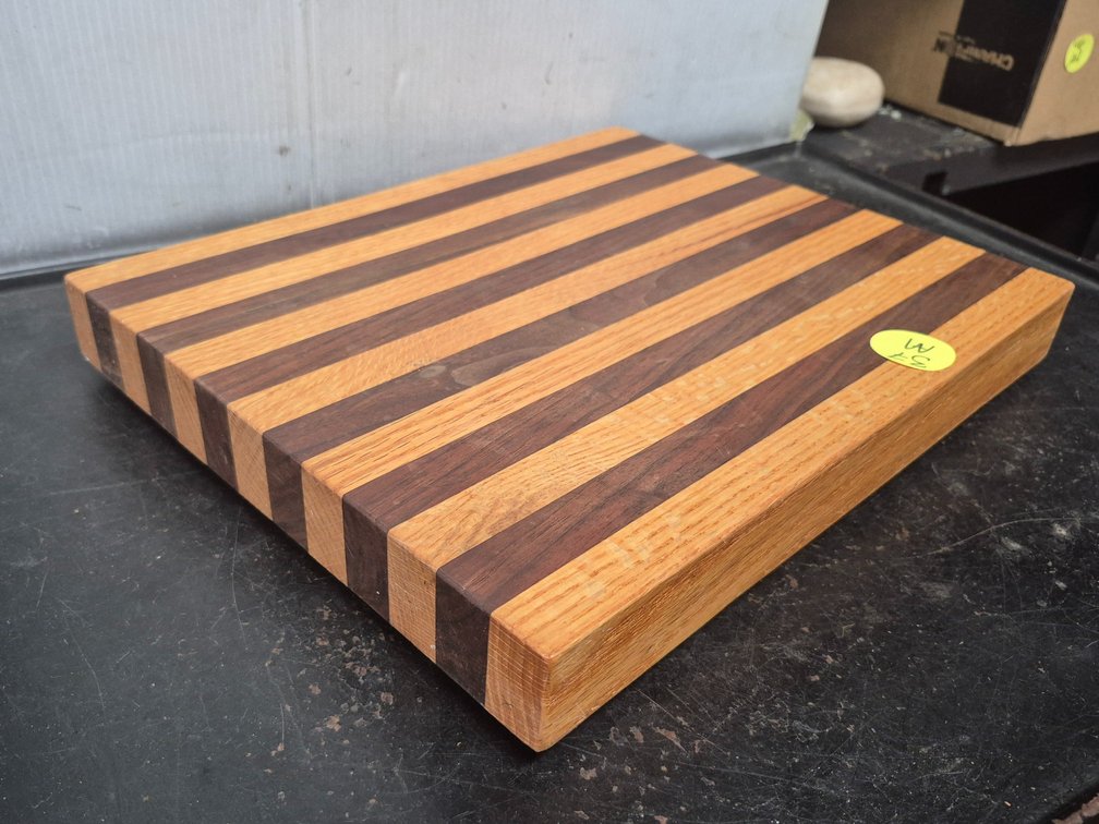 Beautiful 11×14" handmade wood cutting board
