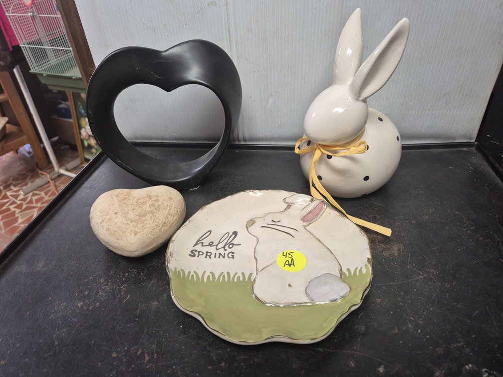 Ceramic and stoneware decor