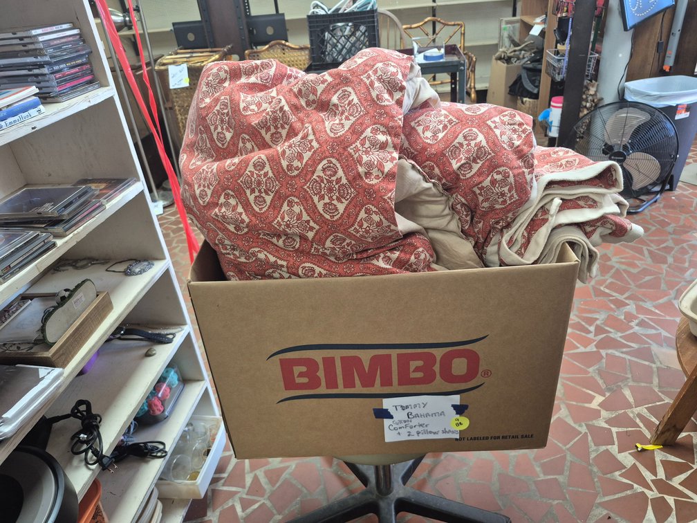 Tommy Bahama cotton comforter and 2 pillow shams