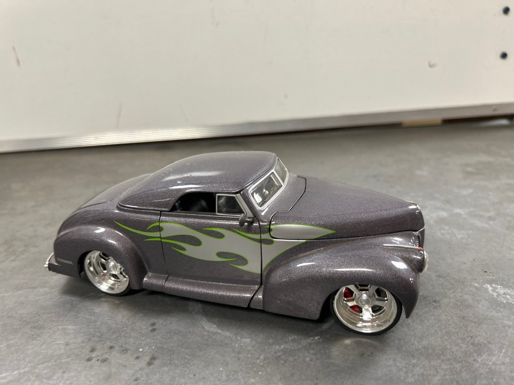 1940 Pontiac Business Coupe 1:24 Die Cast