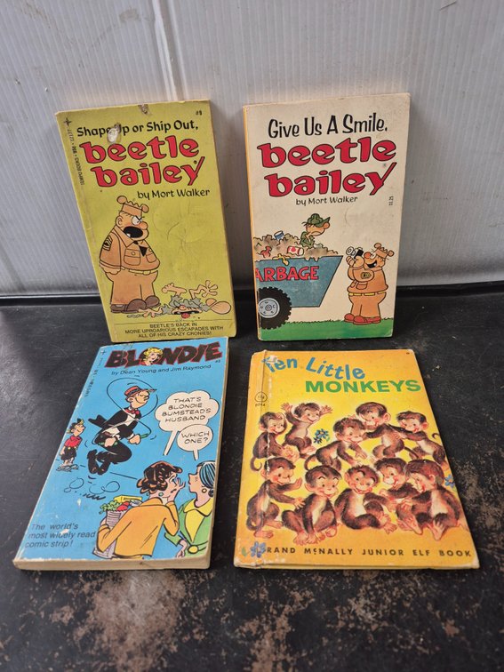 Vtg comic books+