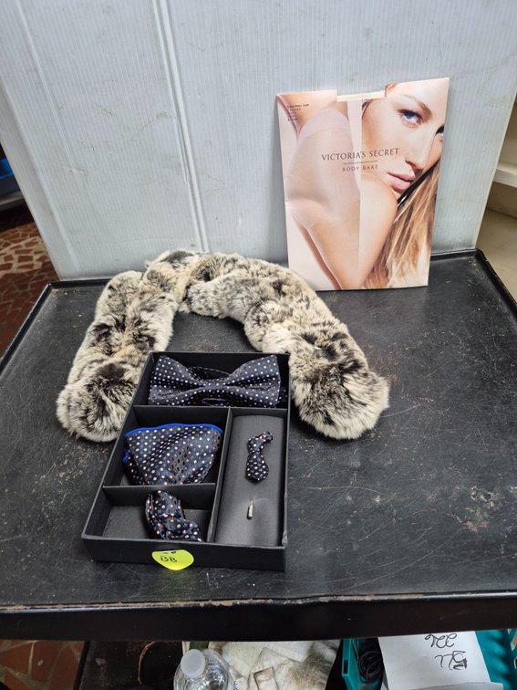 Fur neck warmer, bowtie set, Victoria's Secret body bare size B