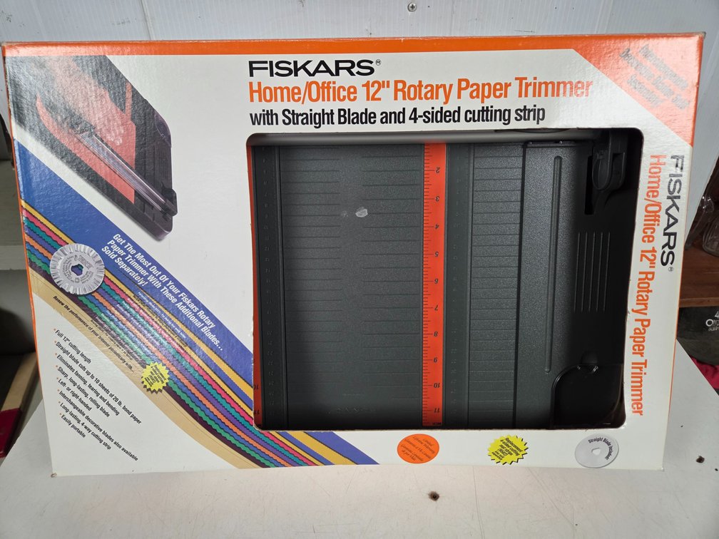 Fiskars 12" Rotary Paper trimmer