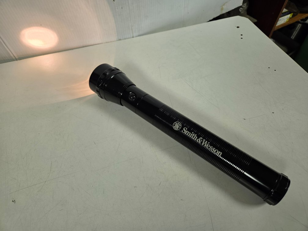 Smith & Wesson Aluminum flashlight
