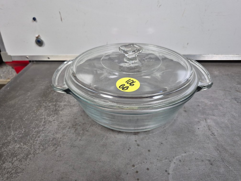 Anchor Hocking 1.5qt casserole dish with lid