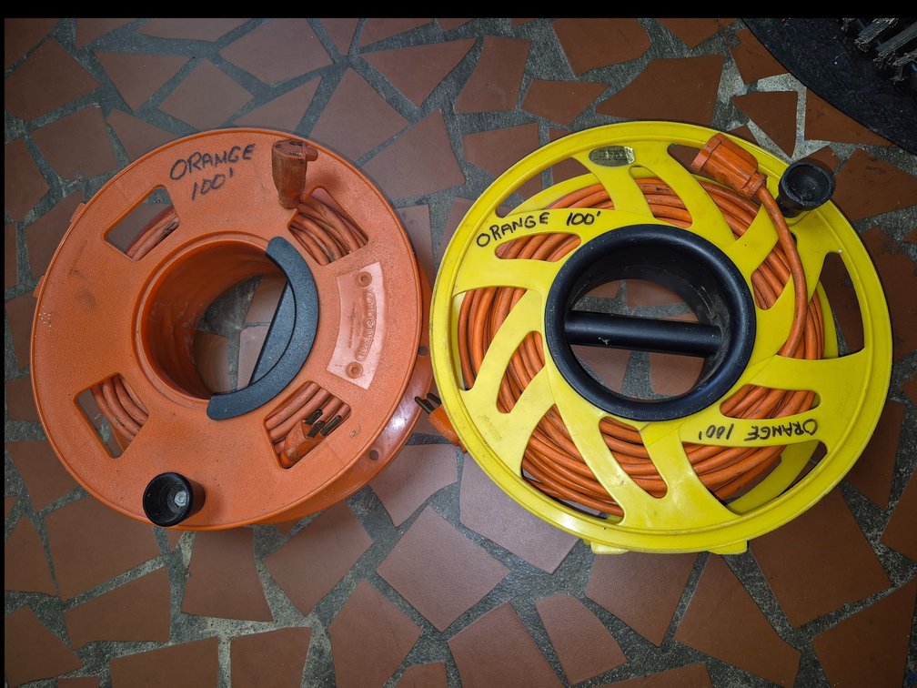(2) spools of 100' extension cords