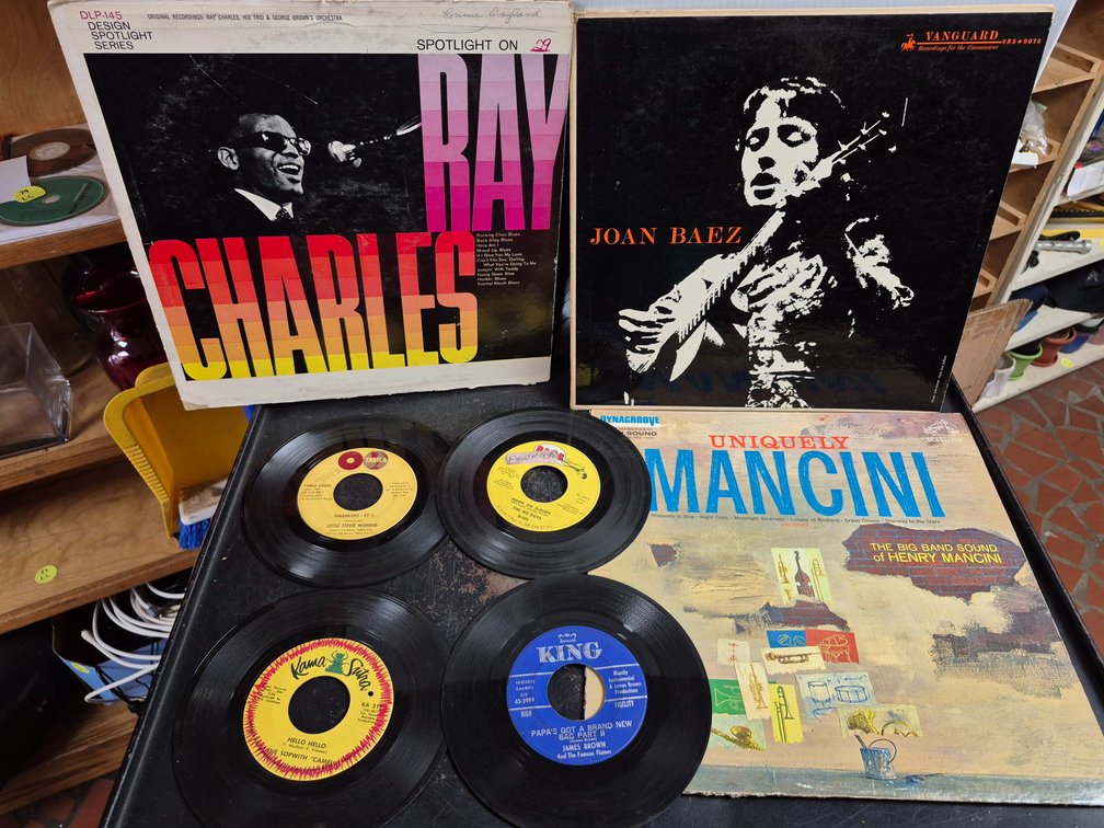 Assorted 33 & 45rpm vinyl records