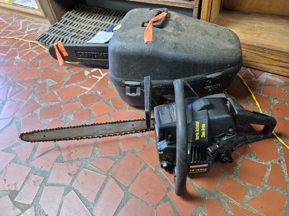 Craftsman 18" 42cc chainsaw with case