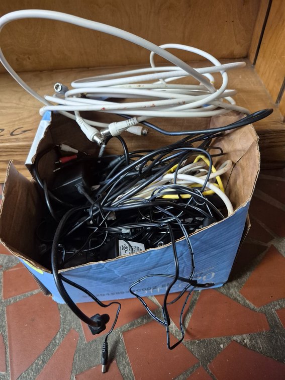 Box of cables, power adapters++