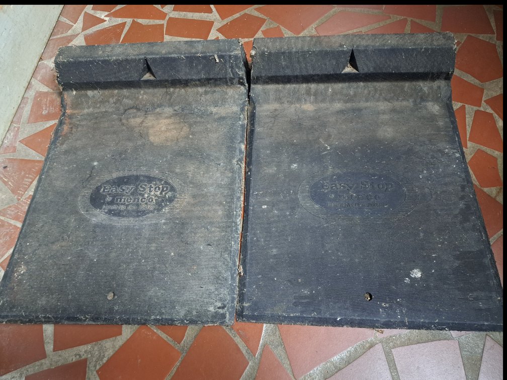 (2) Menco 'Easy Stop' Rubber Garage Floor Stops