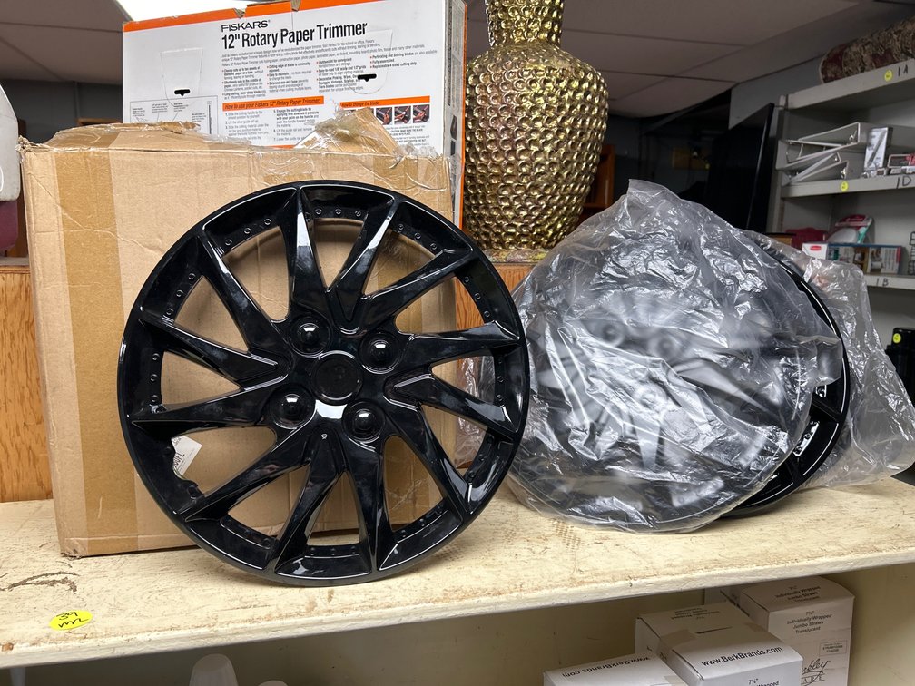 4 Plastic Hubcaps