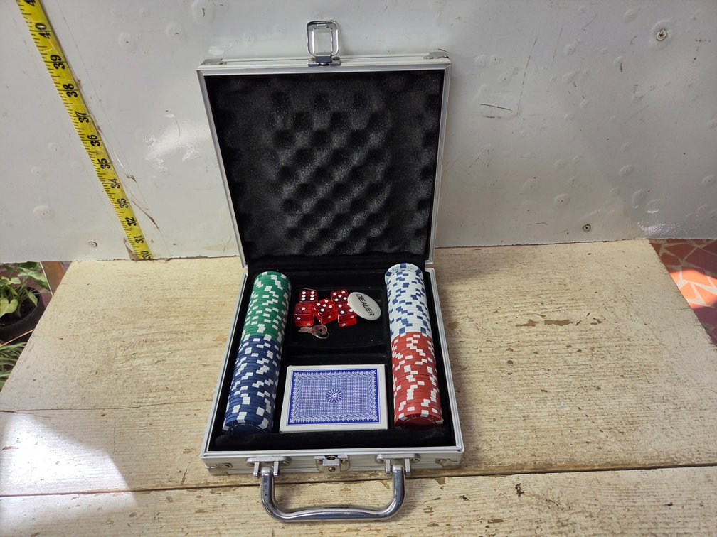 Poker set in metal case