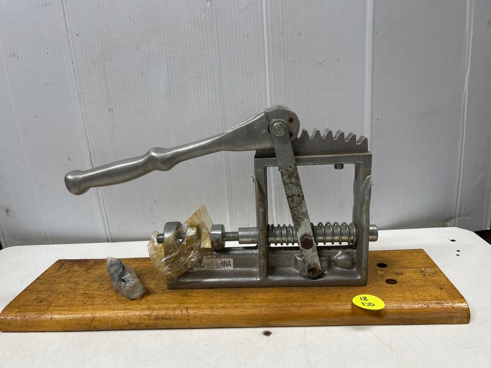 Heavy Duty Walnut Cracker