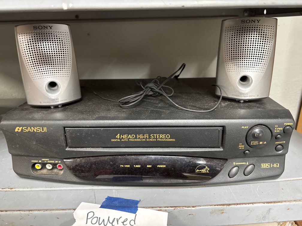 Sandui VHS player & 2 Sony speakers