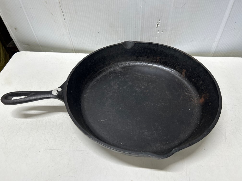 10 SK Cast Iron Pan
