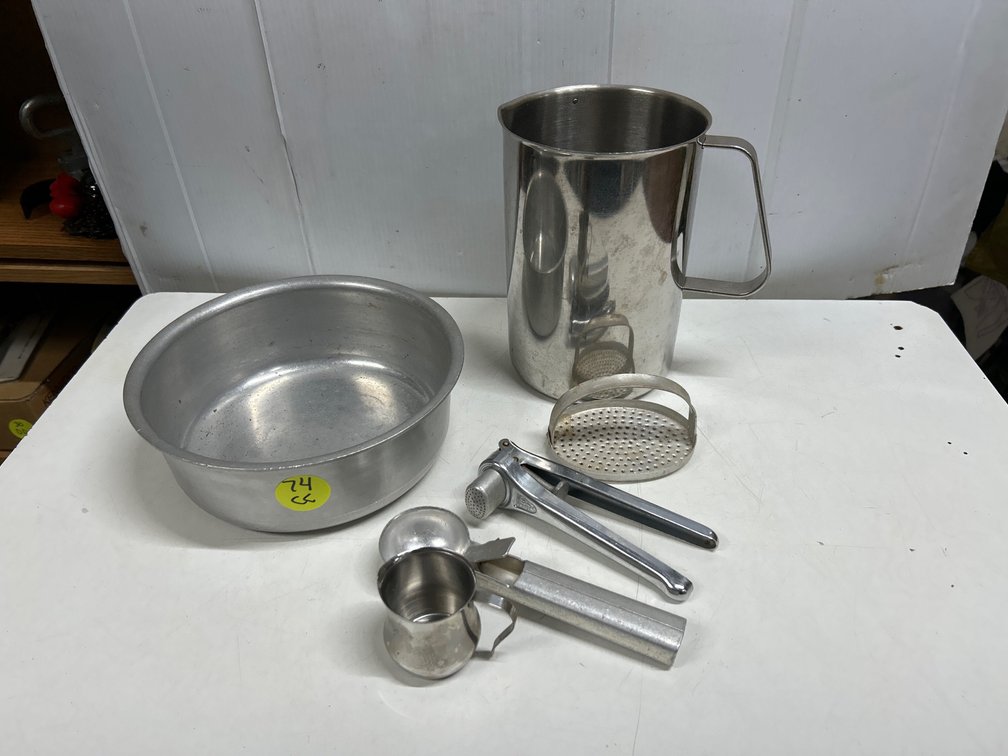 Stainless Steel Pitcher, Vintage Ice Cream Scoop++