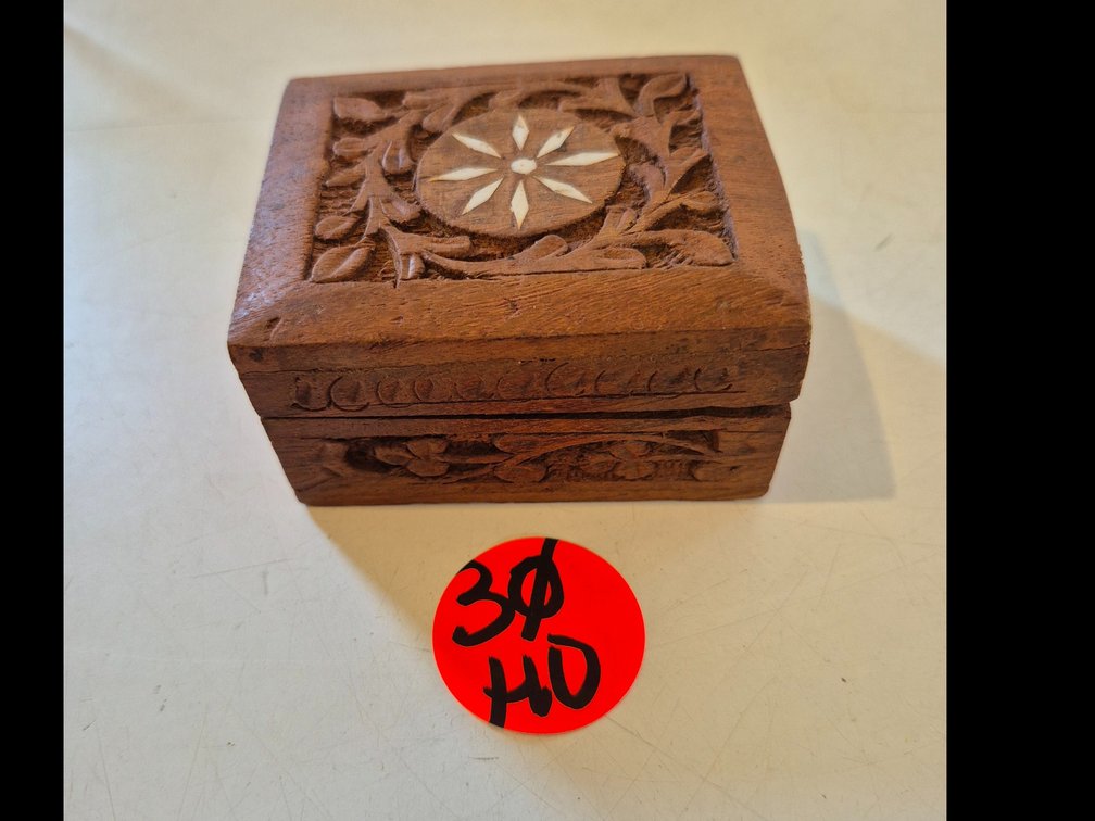 Inlaid carved wood trinket box made in India