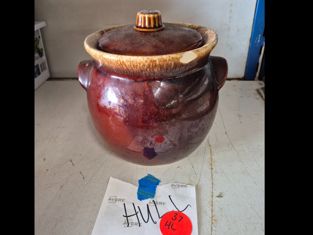 Hull Oven Proof drip glaze bean pot with lid