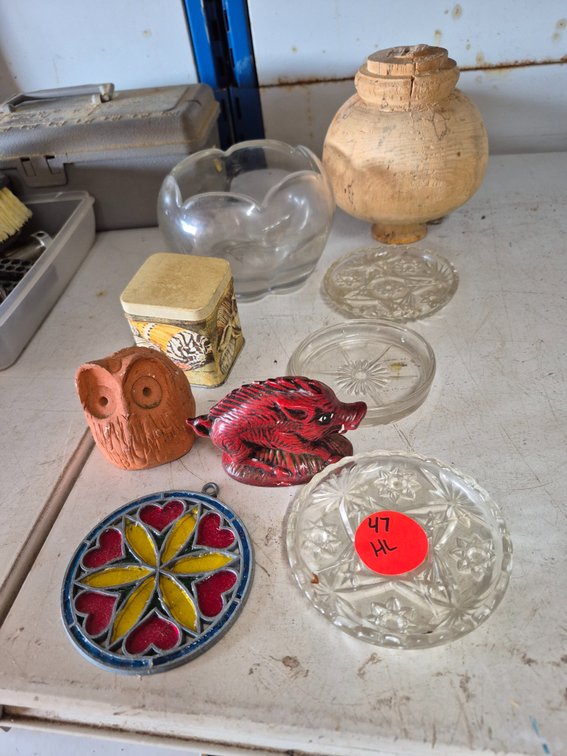Assorted coasters, stained glass, figurines ++