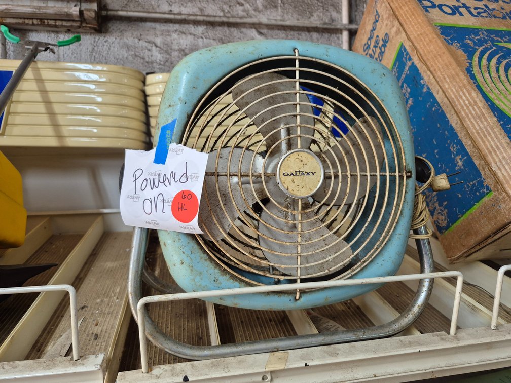 Vtg Galaxy tabletop electric fan