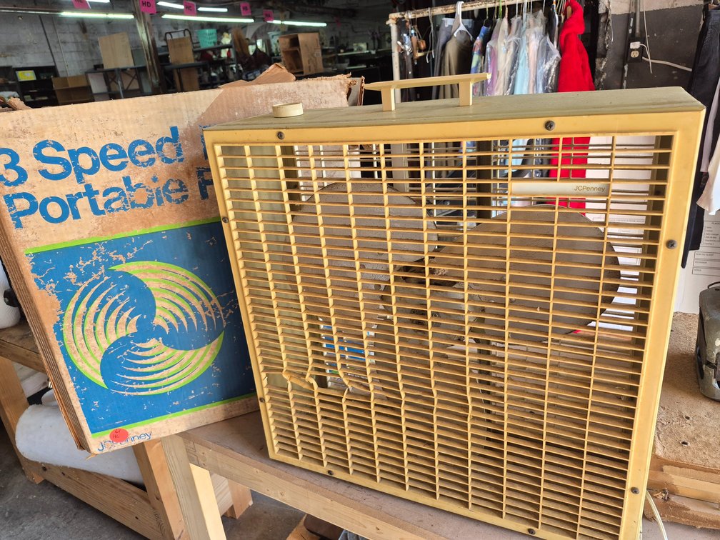 Vtg JC Penney 3spd portable box fan