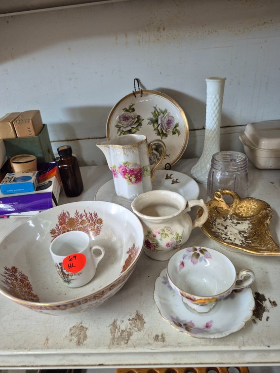 Occupied Japan teacup and saucer, assorted other dishes+