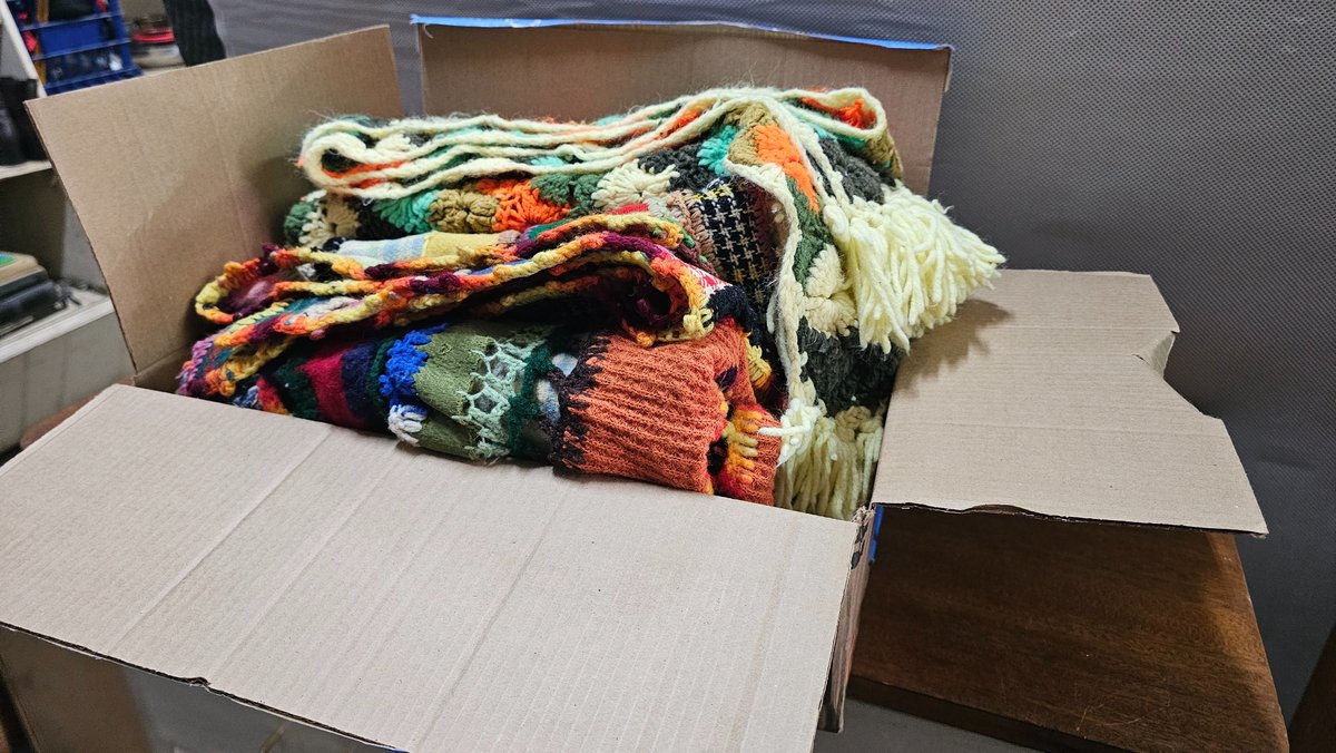Vintage blankets lot
