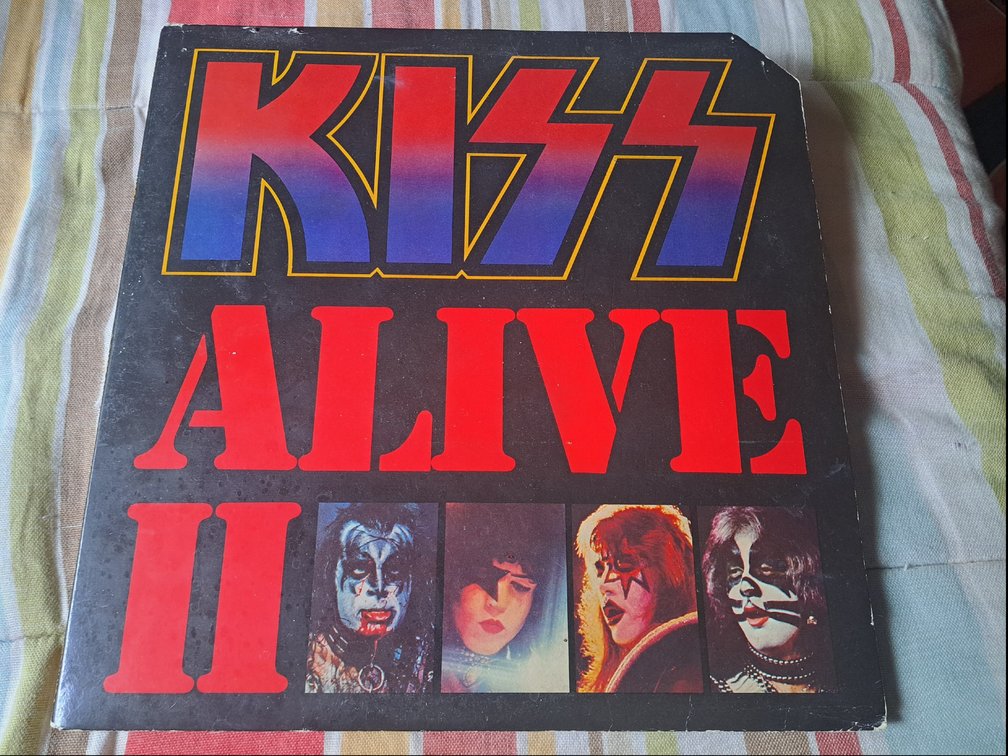 1977 KISS Double Vinyl Live Album 'Alive II'