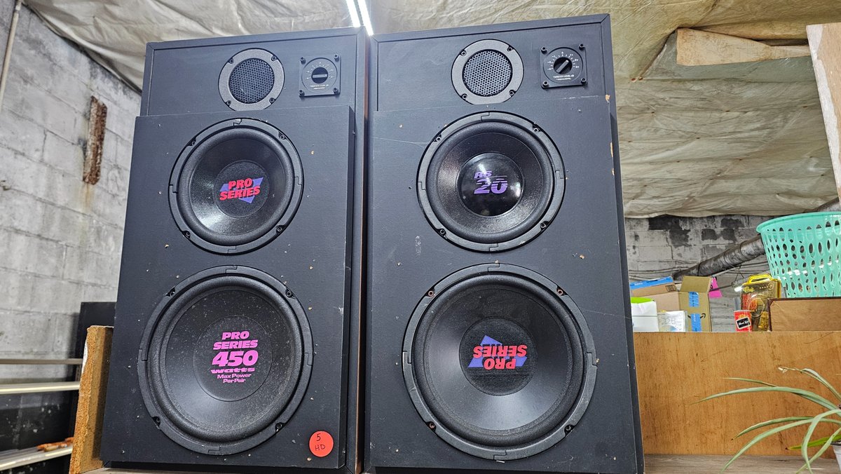 Stereo Speakers- nice bass/sound
