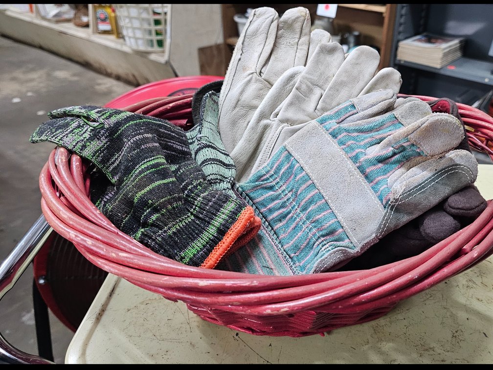 Variety work gloves/ basket