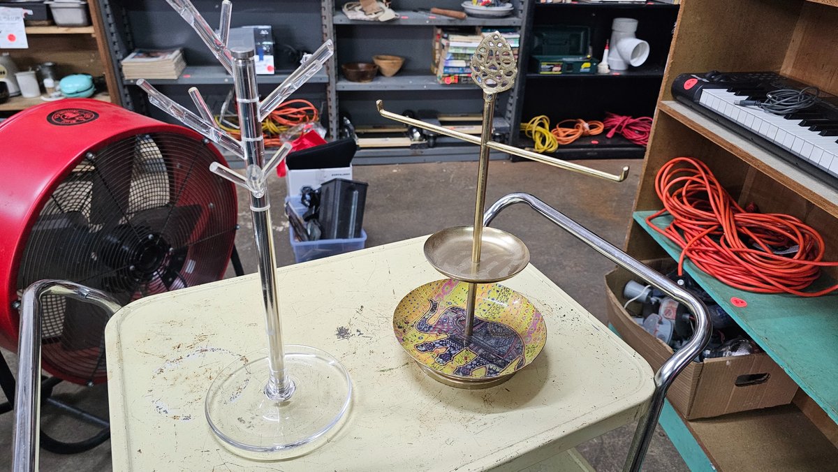 Jewlery stands