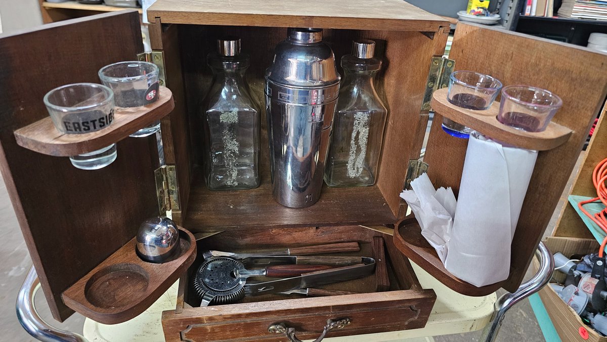 counter bar  drink maker box