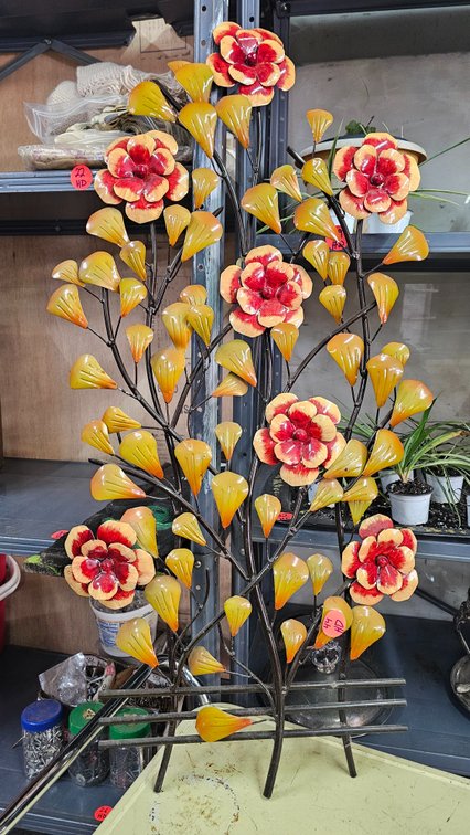 Vintage tall Metal flower wall decor