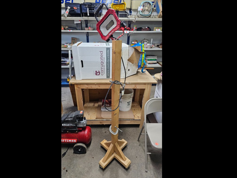 Rolling-stand with snap-on light