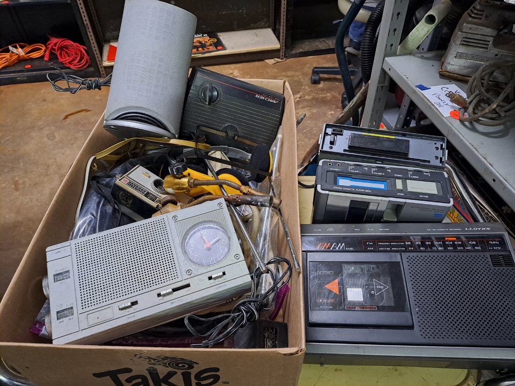Vintage Electronics/Radios/Speakers+